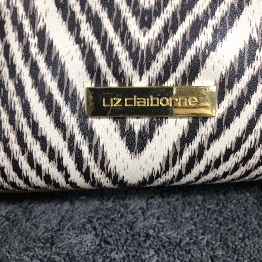 Liz Claiborne bag large compartment - Picture 2 of 9
